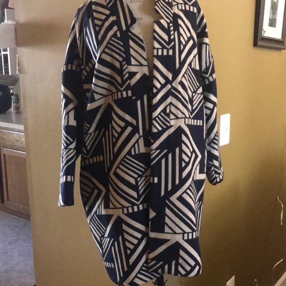 Abstract Design Open Coat - Picture 3 of 8